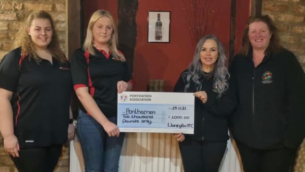 CFFI Llanfyllin YFC raises funds for Ponthafren